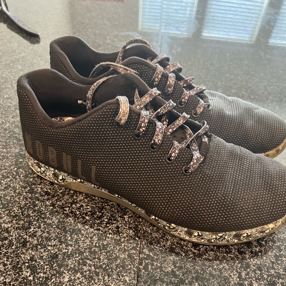 NOBULL black heart shoes